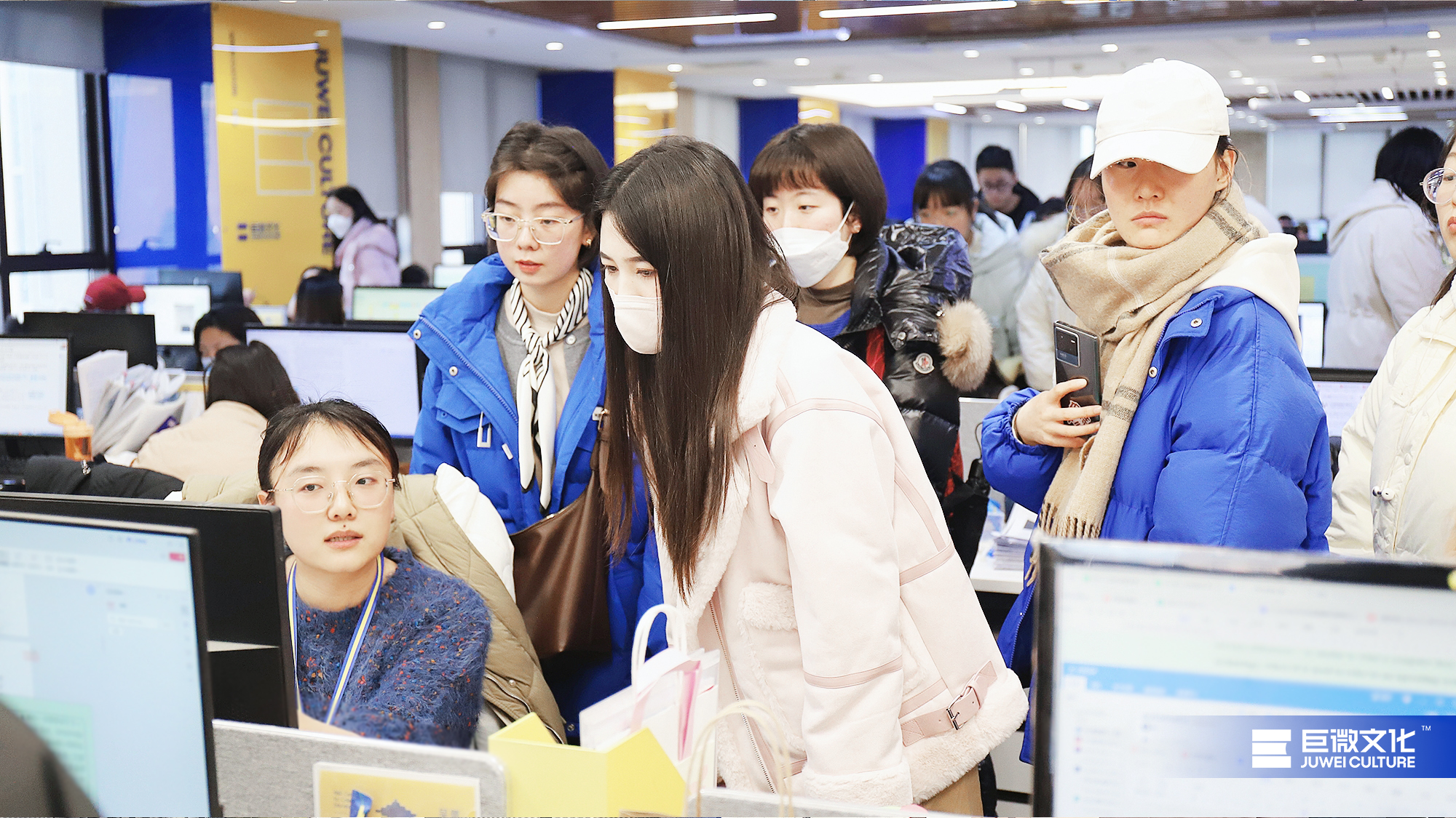 陕西师范大学外国语学院师生做客巨微文化， 共赴书香之约