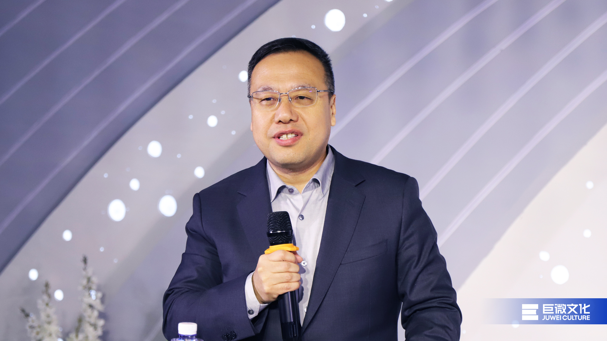 信念、理性与耐心 | 2025巨微文化吕升运董事长年会致辞